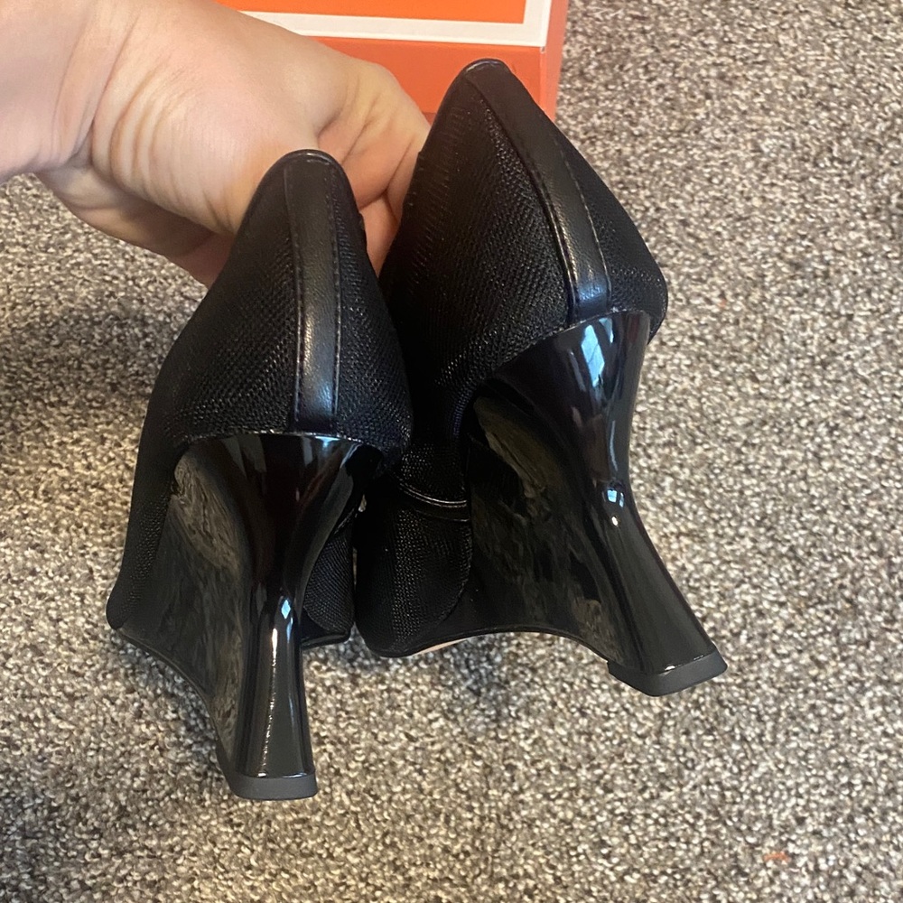 Katy Perry Collections Black Heart-Adorned Heels - Picture 8 of 9